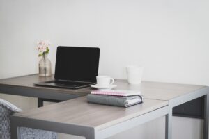 在宅勤務で腰痛を軽減するための寝具選びは？