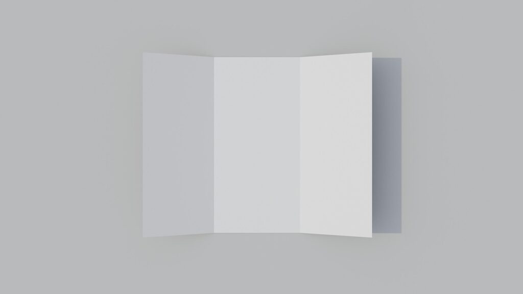 三つ折りのパンフレットを作成する際の比較ポイントは？