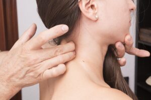 高反発敷布団は腰痛に効果的？化学物質が不安な方におすすめの低臭タイプは？